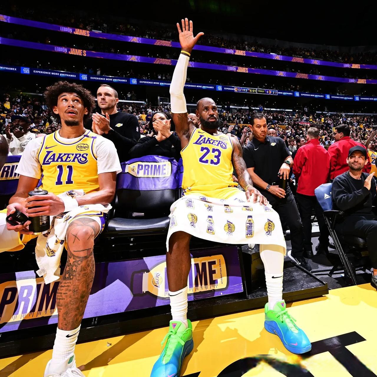 包含詹姆斯迎来十二赛季出色发挥,法国队观众热烈欢呼!引发球迷热议的词条 包含詹姆斯迎来十二赛季出色发挥,法国队观众热烈欢呼!引发球迷热议的词条