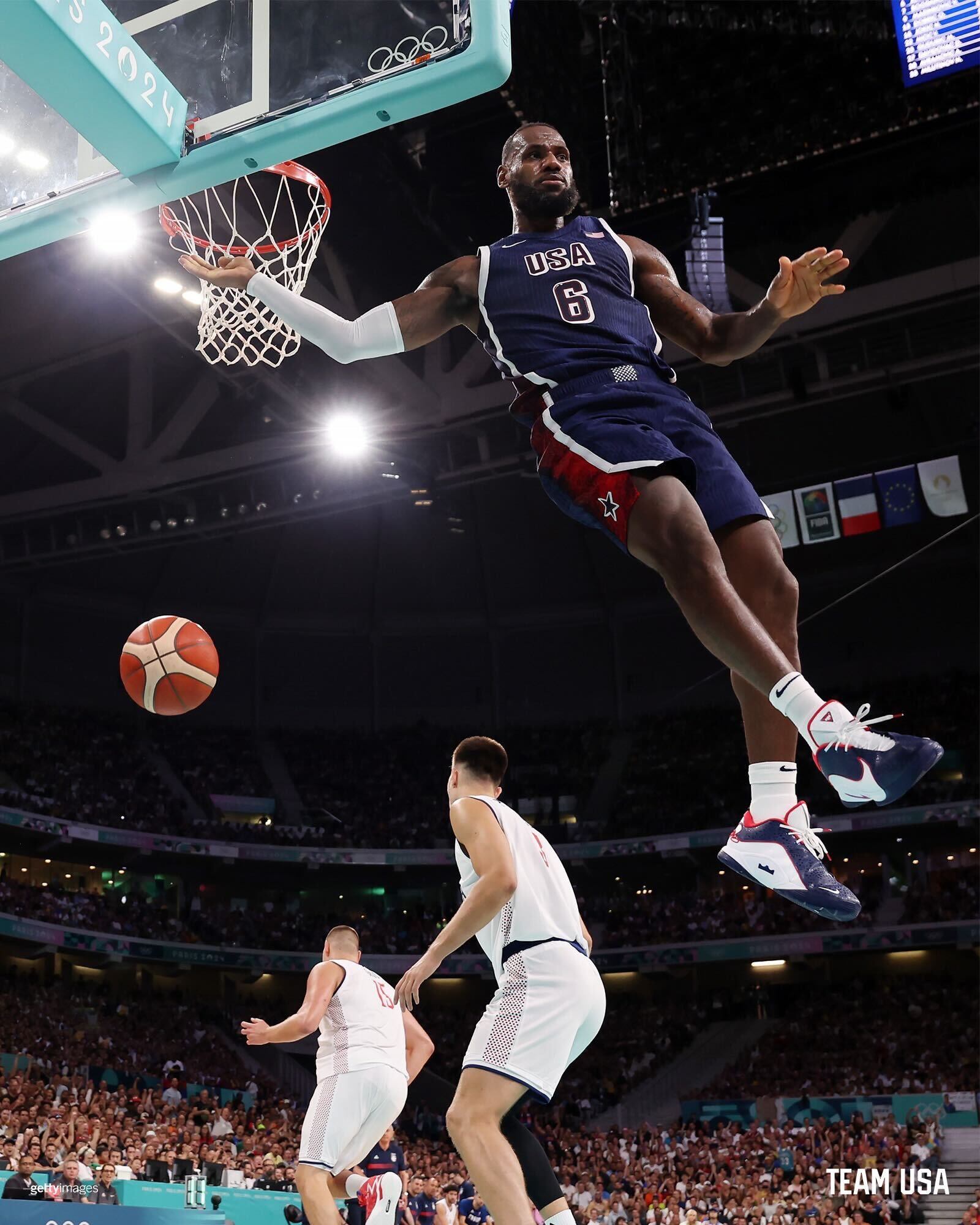 包含詹姆斯迎来十二赛季出色发挥,法国队观众热烈欢呼!引发球迷热议的词条 包含詹姆斯迎来十二赛季出色发挥,法国队观众热烈欢呼!引发球迷热议的词条