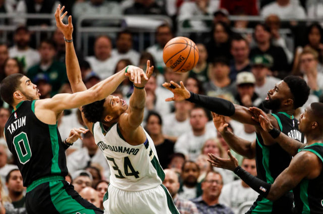 包含大比分获胜首场状态出色，德国队观众沸腾！，字母哥重返赛场热度持续攀升的词条